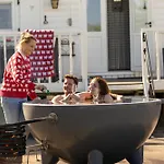 Mammaloewagen Super De Luxe, Prive Hottub En Zwembad * Heythuysen