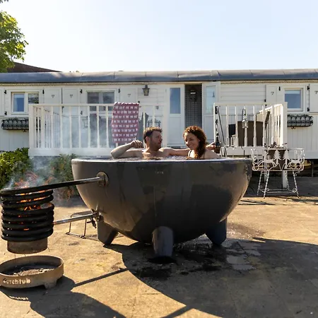 Mammaloewagen Super De Luxe, Prive Hottub En Zwembad Ferienhaus Heythuysen