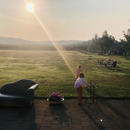 Mammaloewagen Super De Luxe, Prive Hottub En Zwembad Heythuysen